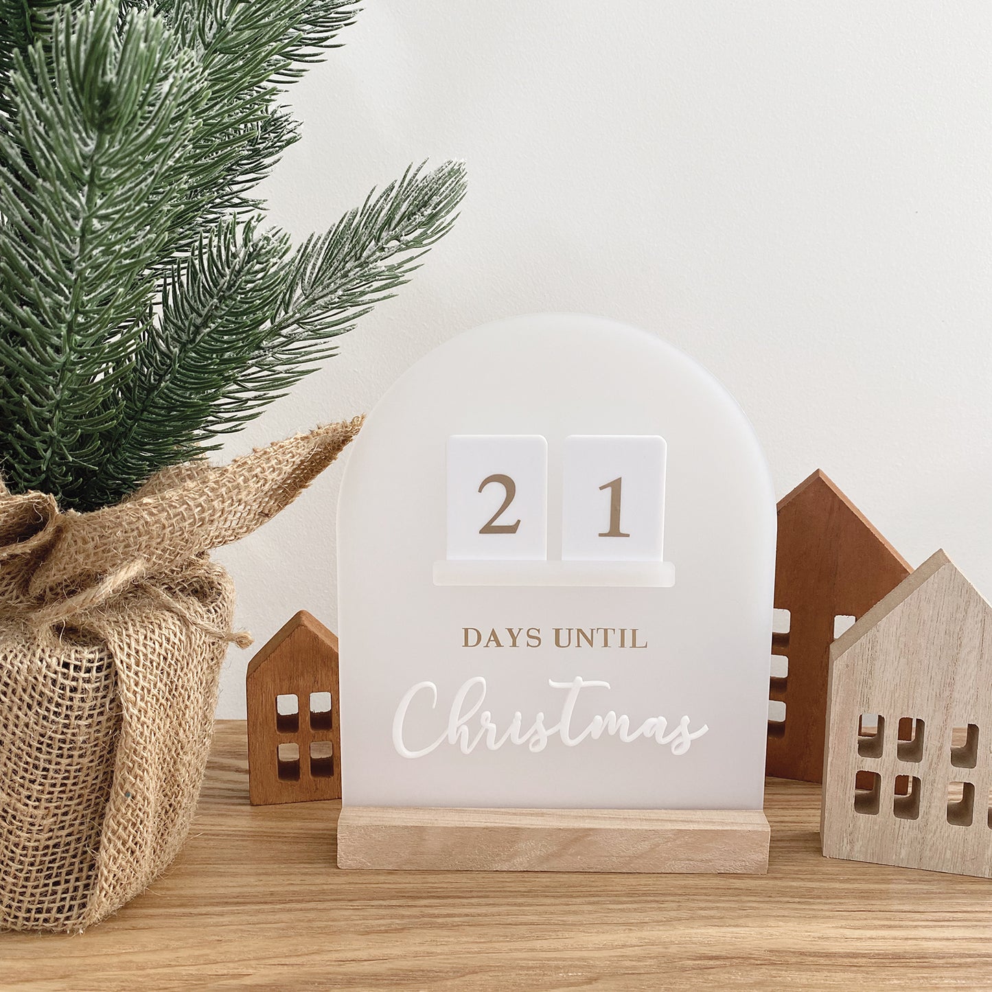 Christmas Countdown with Stand & Acrylic Numbers - Classic Design